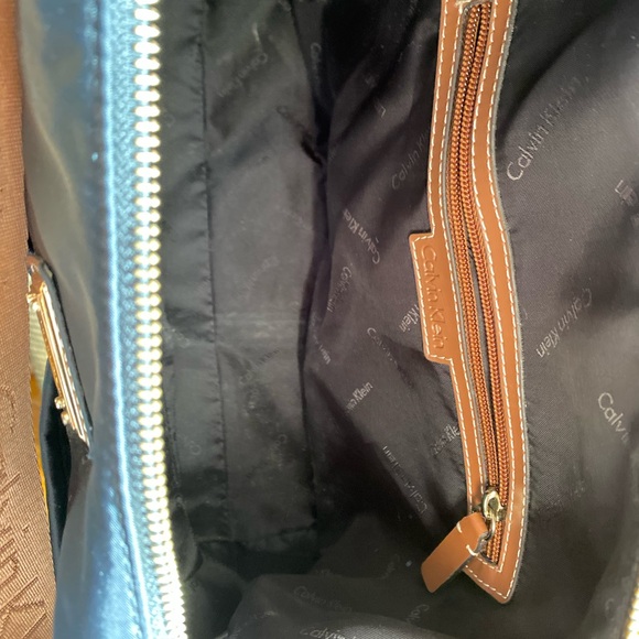 Calvin Klein Slouchy Shoulder Bag - Picture 7 of 8